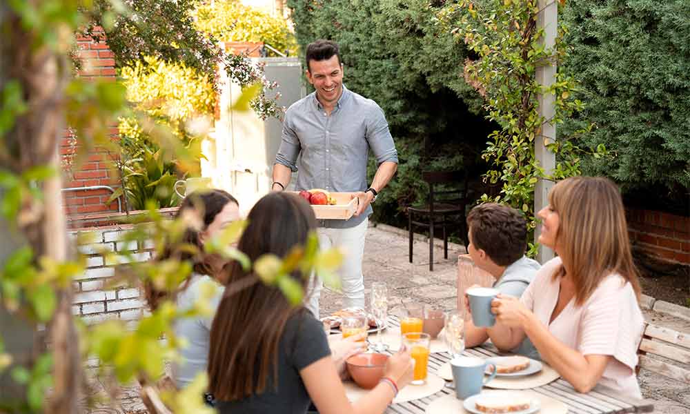 Créer un coin repas en plein air : conseils pour une salle à manger extérieure